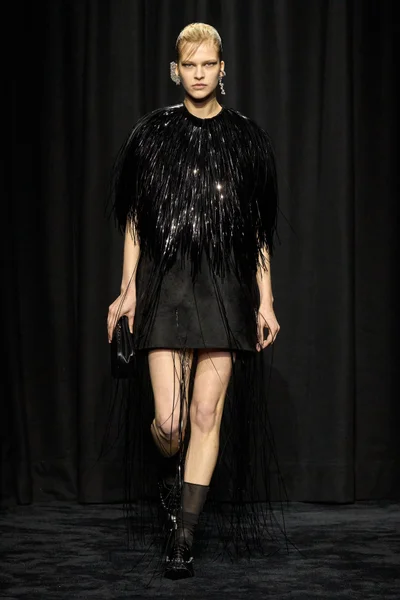 Look 9